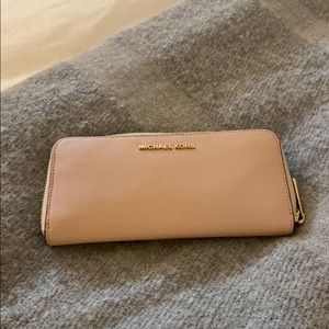 NWOT Michael Kors Wallet